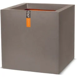 Firkantet kubisk plantekrukke i varm taupe - 40x40cm / 50x50cm