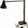 Rustik gulvlampe i træ