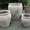Terracotta krukker med striber