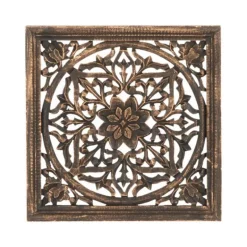 Udskåret trærelief i antik guld 30x30cm